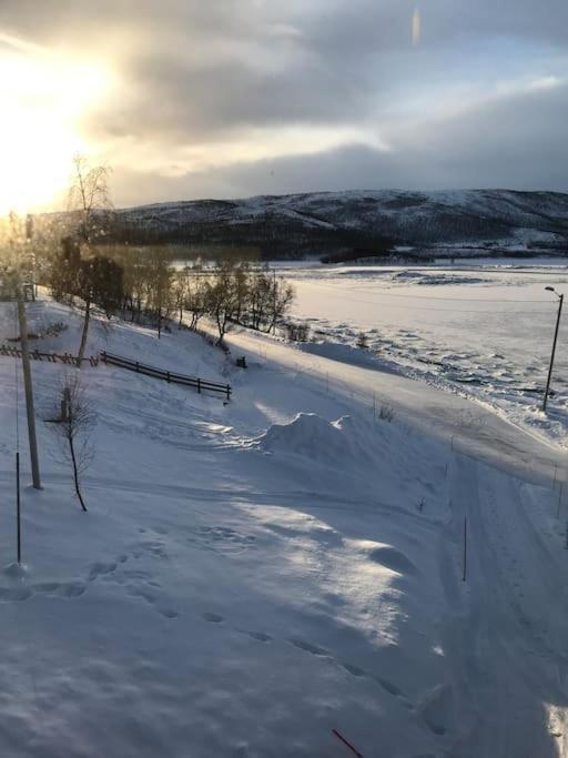 Trivelig Fritidshus Pa Arnes, Senja Straumstad Exteriér fotografie
