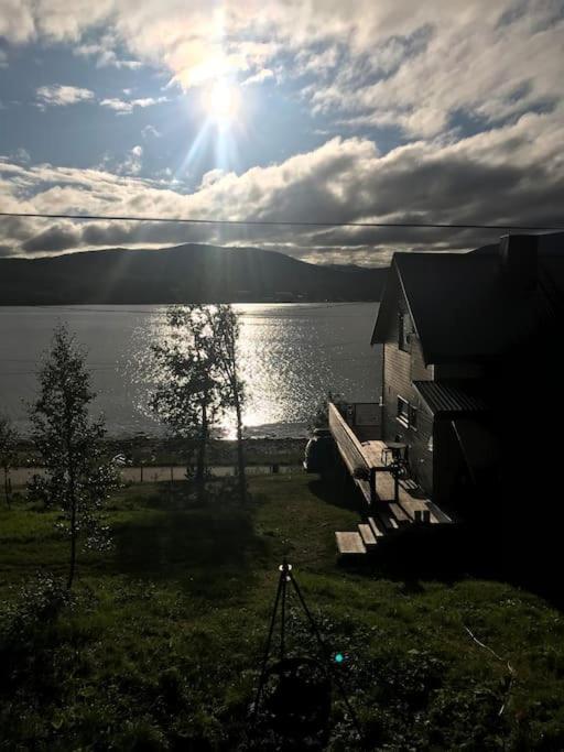 Trivelig Fritidshus Pa Arnes, Senja Straumstad Exteriér fotografie