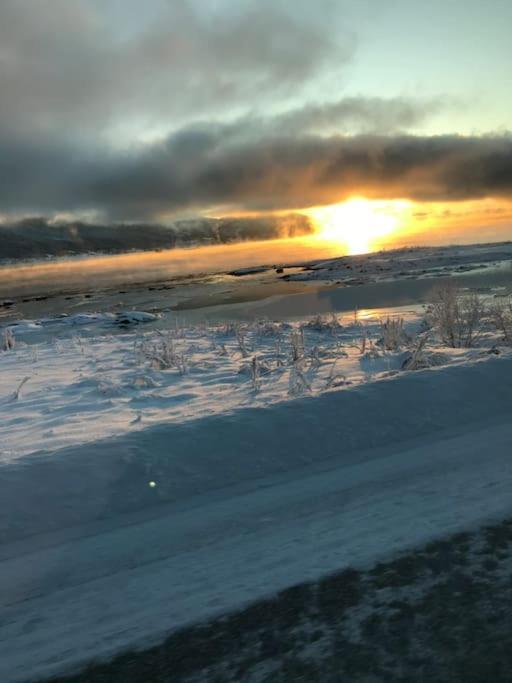 Trivelig Fritidshus Pa Arnes, Senja Straumstad Exteriér fotografie